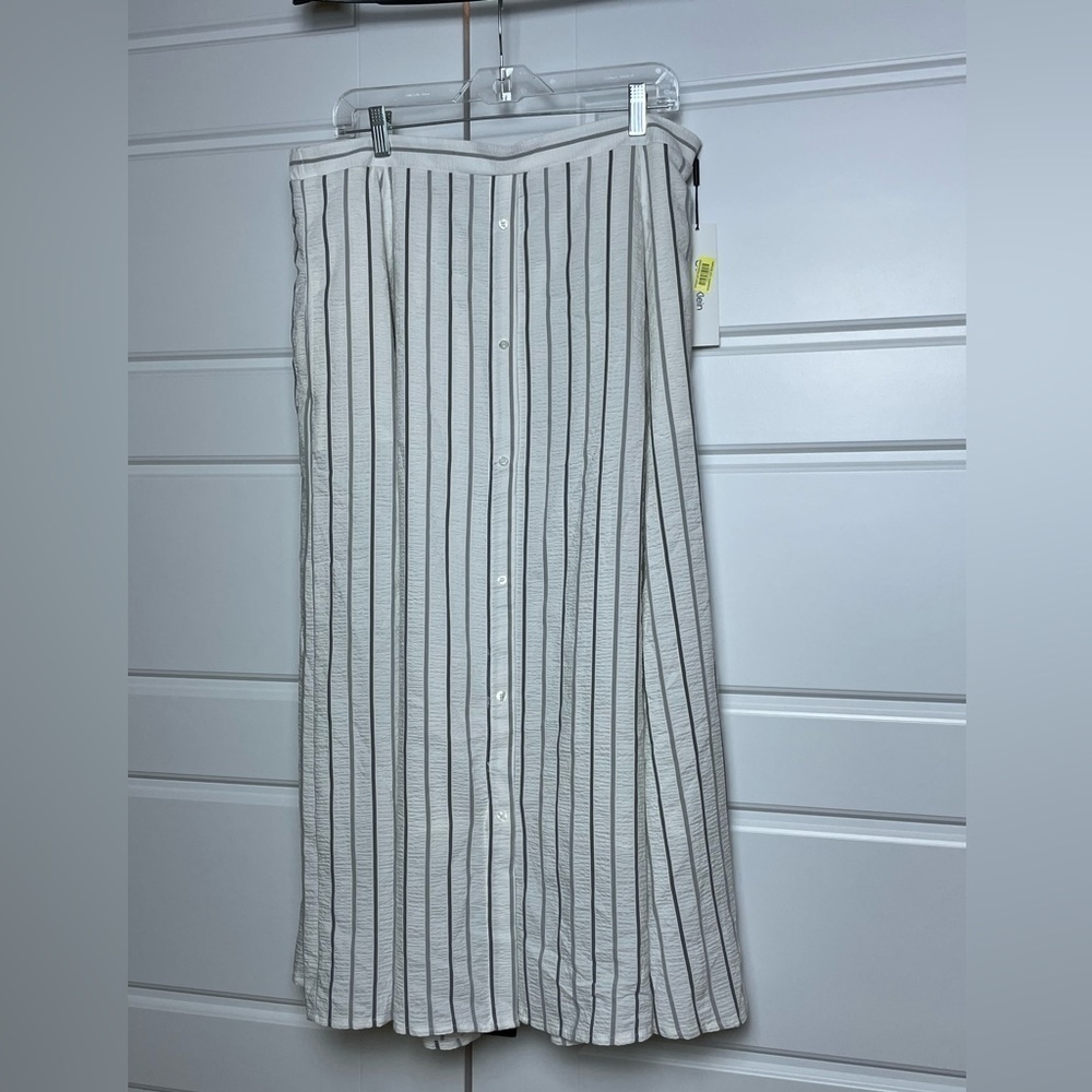 Calvin Klein white skirt with gray pinstripes midi skirt - lined and trendy